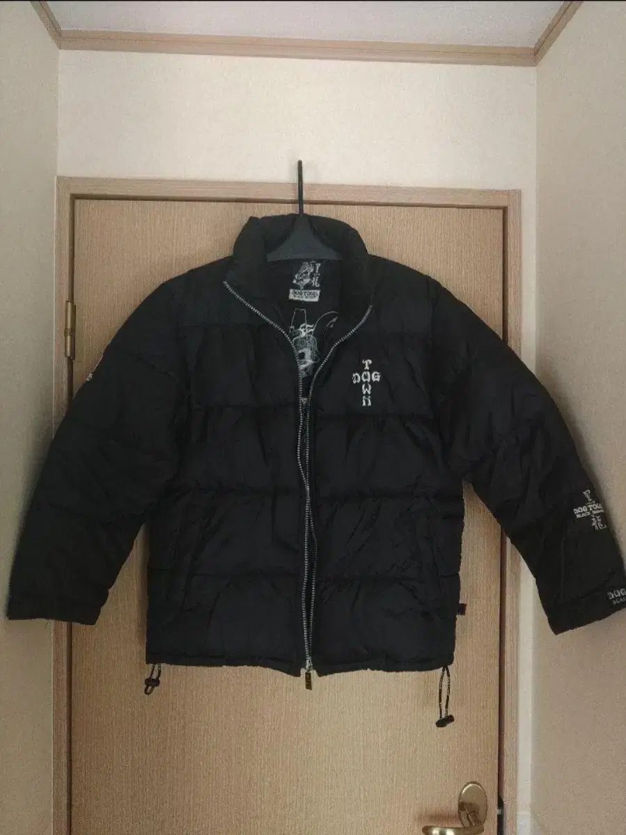 一番人気物 希少 DOGTOWN ドッグタウン スタジャン ベロア